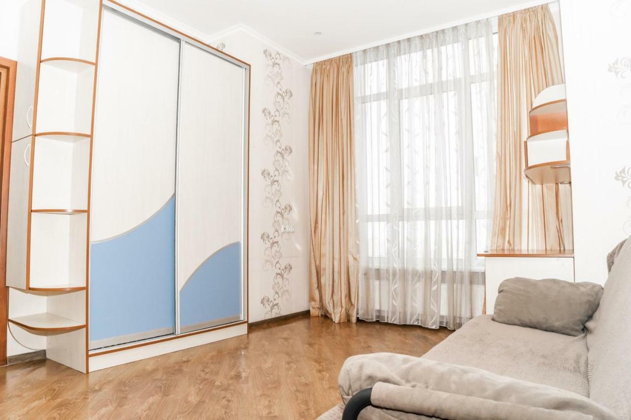 Fransuaza Apartments Odesa Exterior photo
